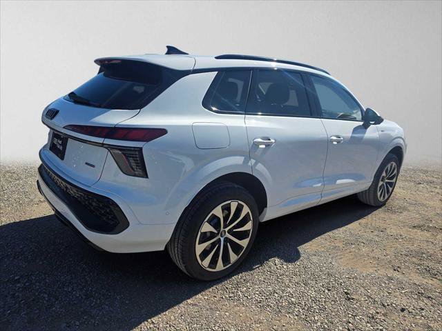 New 2026 Audi Q3 quattro 2.0T AWD/4WD image 3