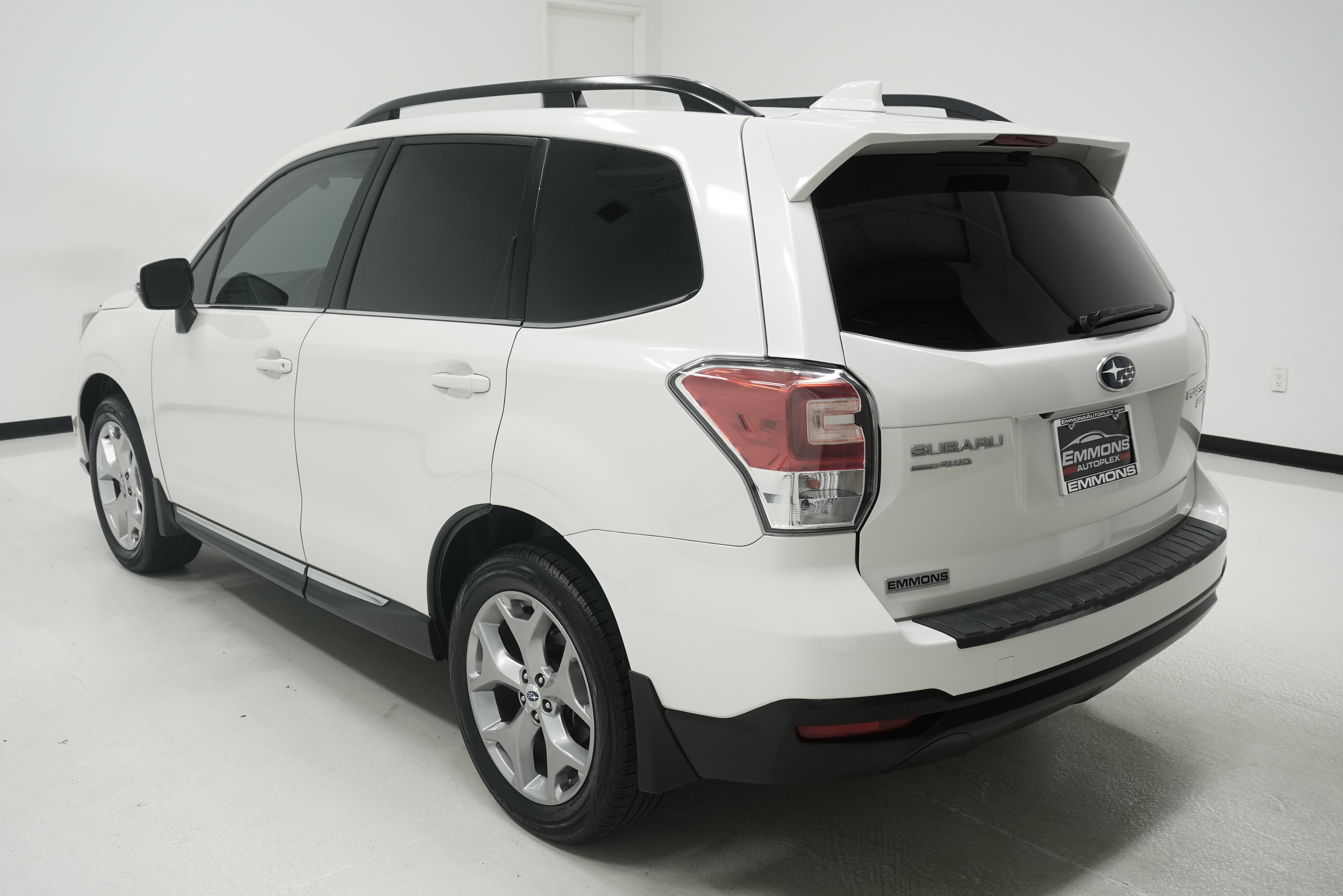 Used 2017 Subaru Forester 2.5i Touring AWD/4WD image 6