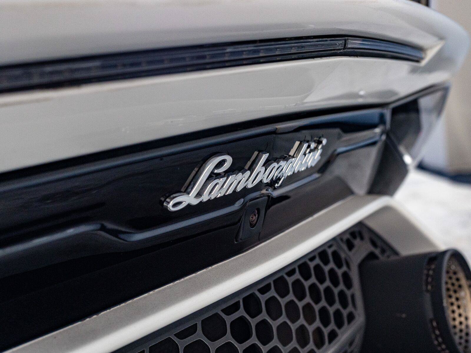 Used 2020 Lamborghini Aventador SVJ AWD/4WD image 53
