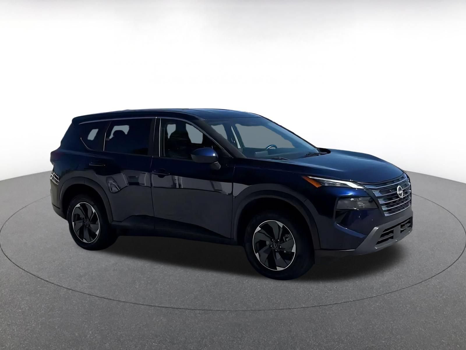 Used 2025 Nissan Rogue SV AWD/4WD image 2