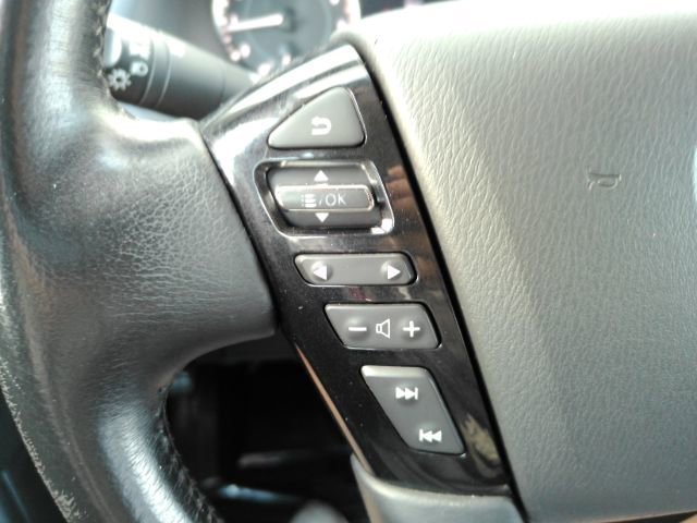 Used 2023 Nissan Armada SL w/ Captain's Chairs Package image 42