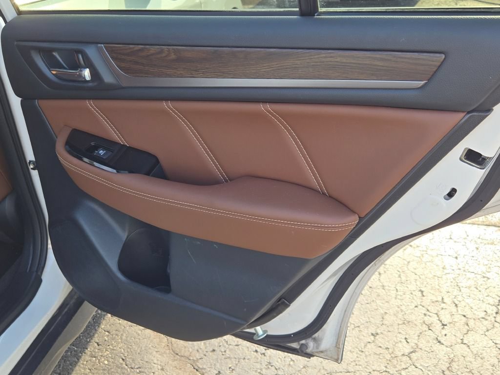 Used 2018 Subaru Outback 3.6R Touring AWD/4WD image 14