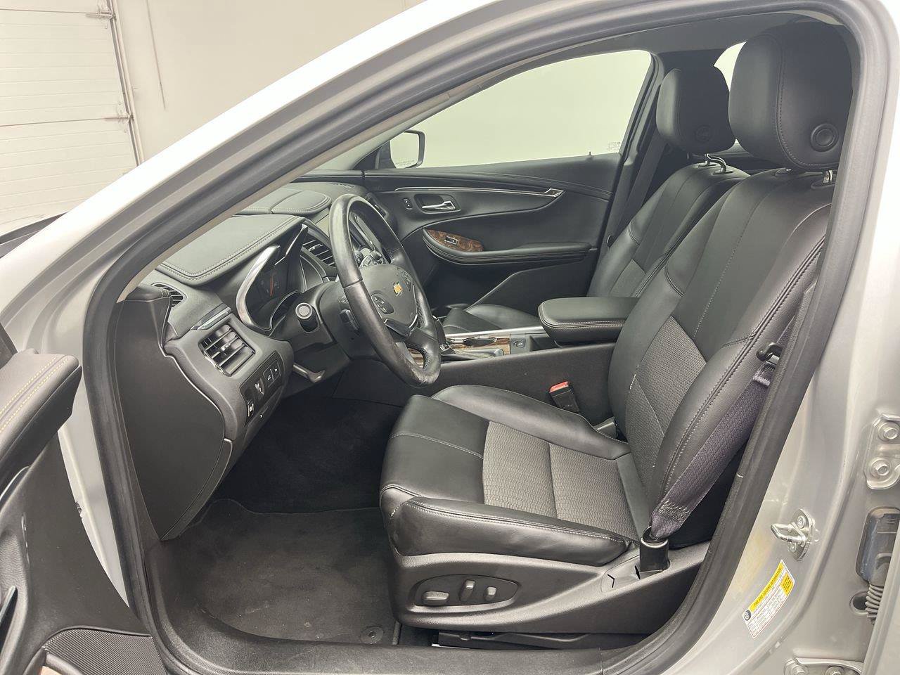 Used 2015 Chevrolet Impala LT w/ Convenience Package FWD image 8
