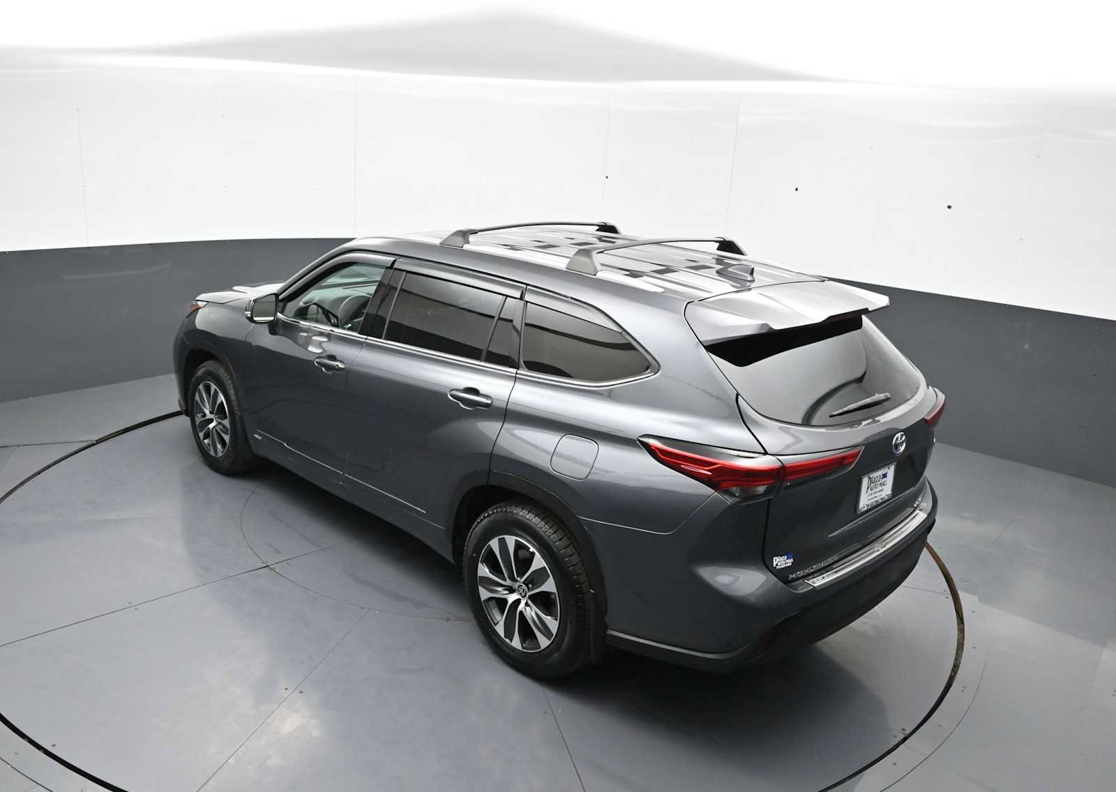 Used 2022 Toyota Highlander XLE AWD/4WD image 41