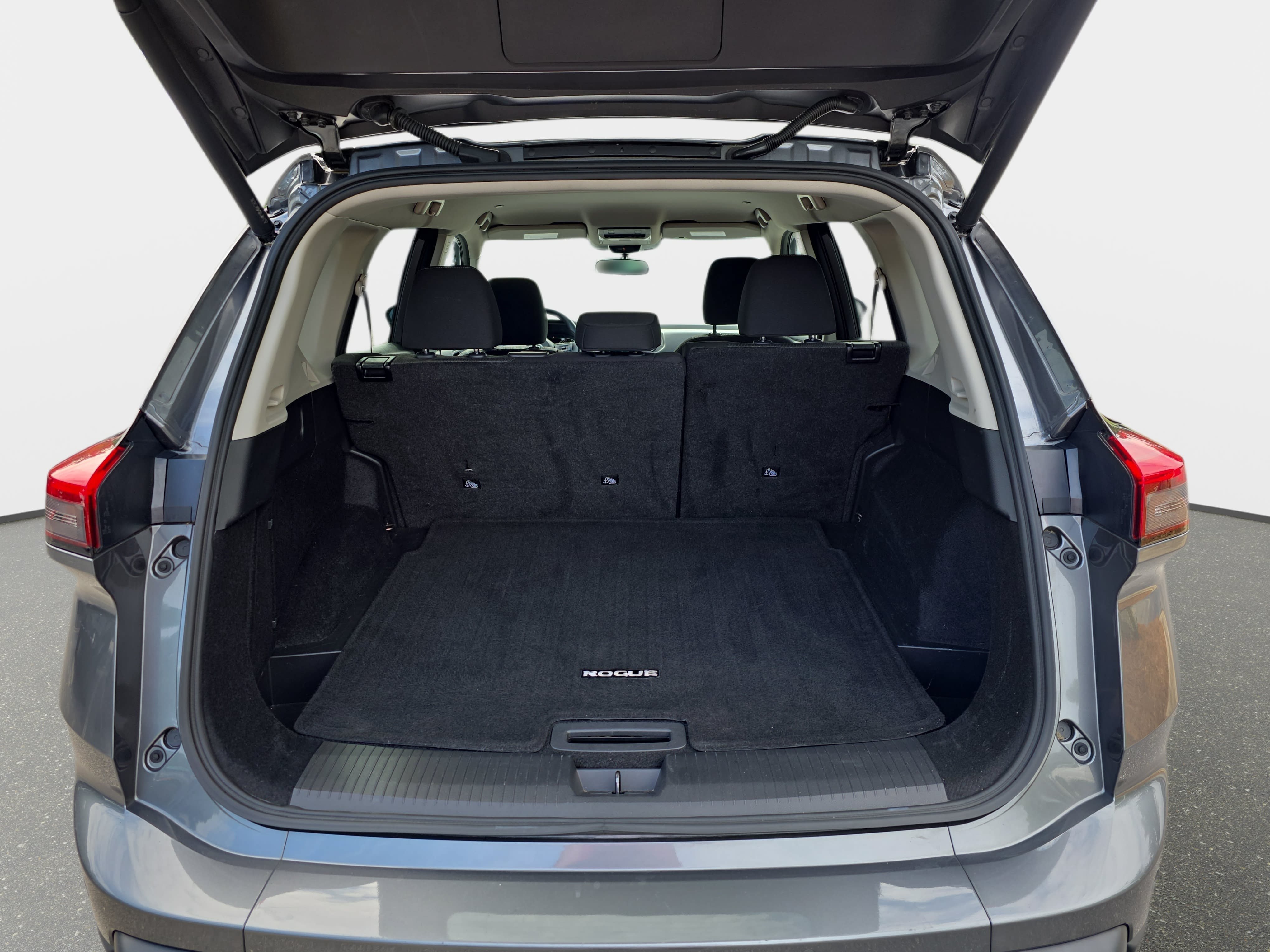 Used 2024 Nissan Rogue SV AWD/4WD image 10