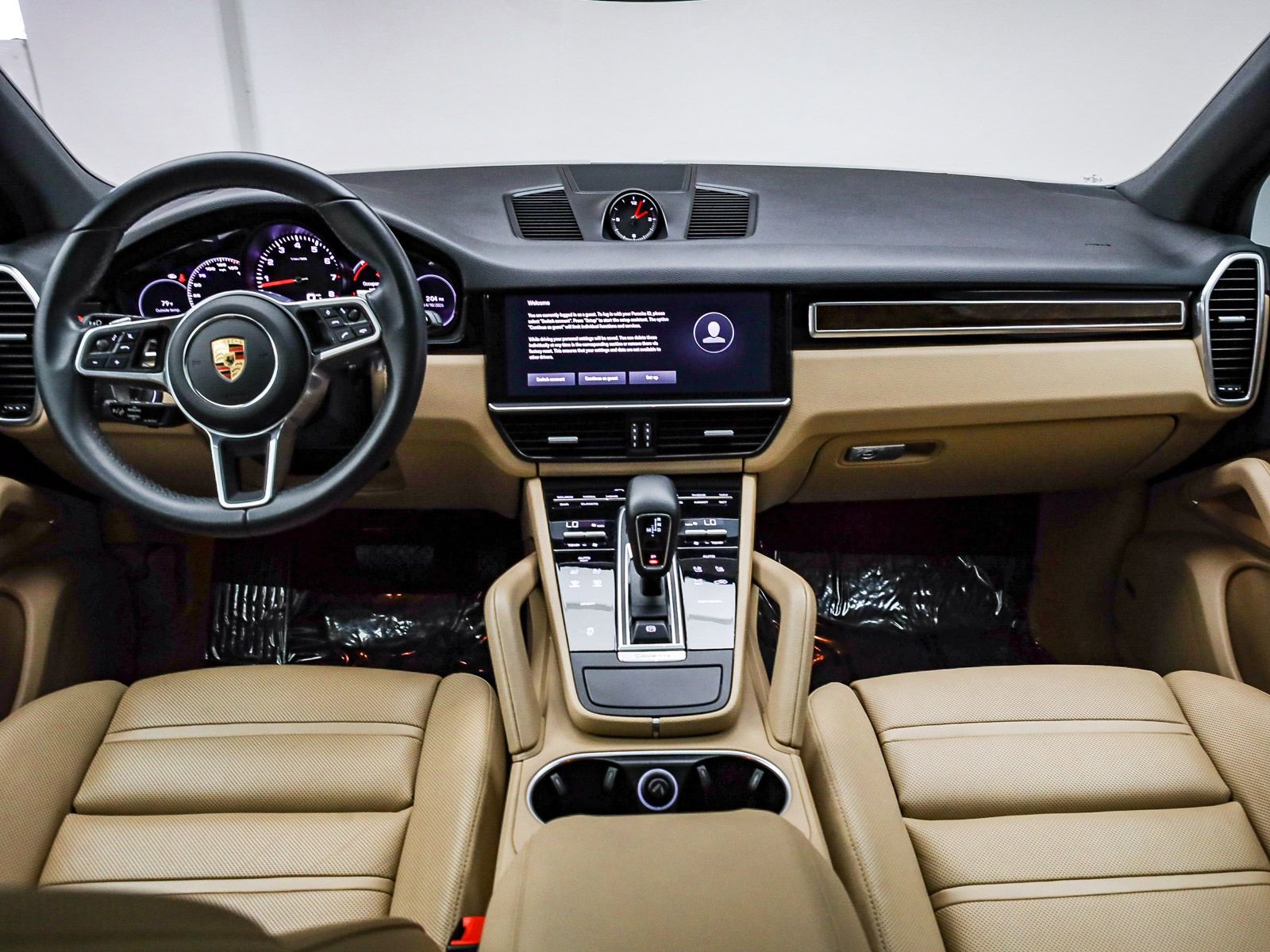 Certified 2022 Porsche Cayenne Platinum Edition image 16