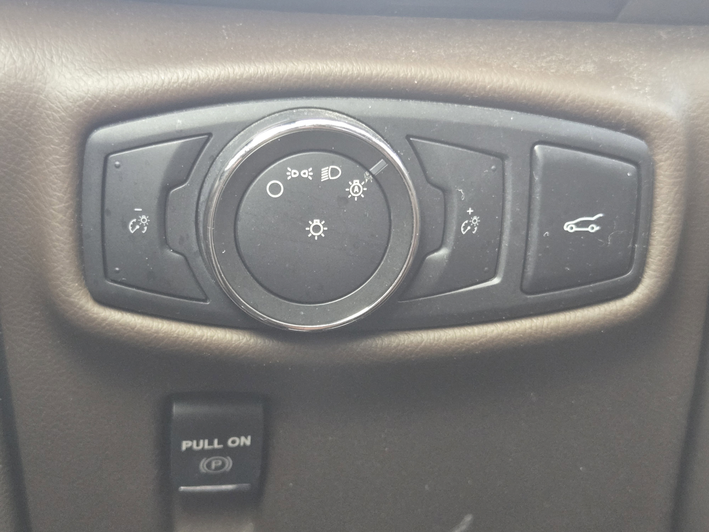 Used 2016 Lincoln MKX Reserve w/ Luxury Package FWD image 19