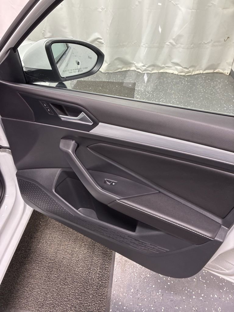 Used 2025 Volkswagen Jetta S image 27