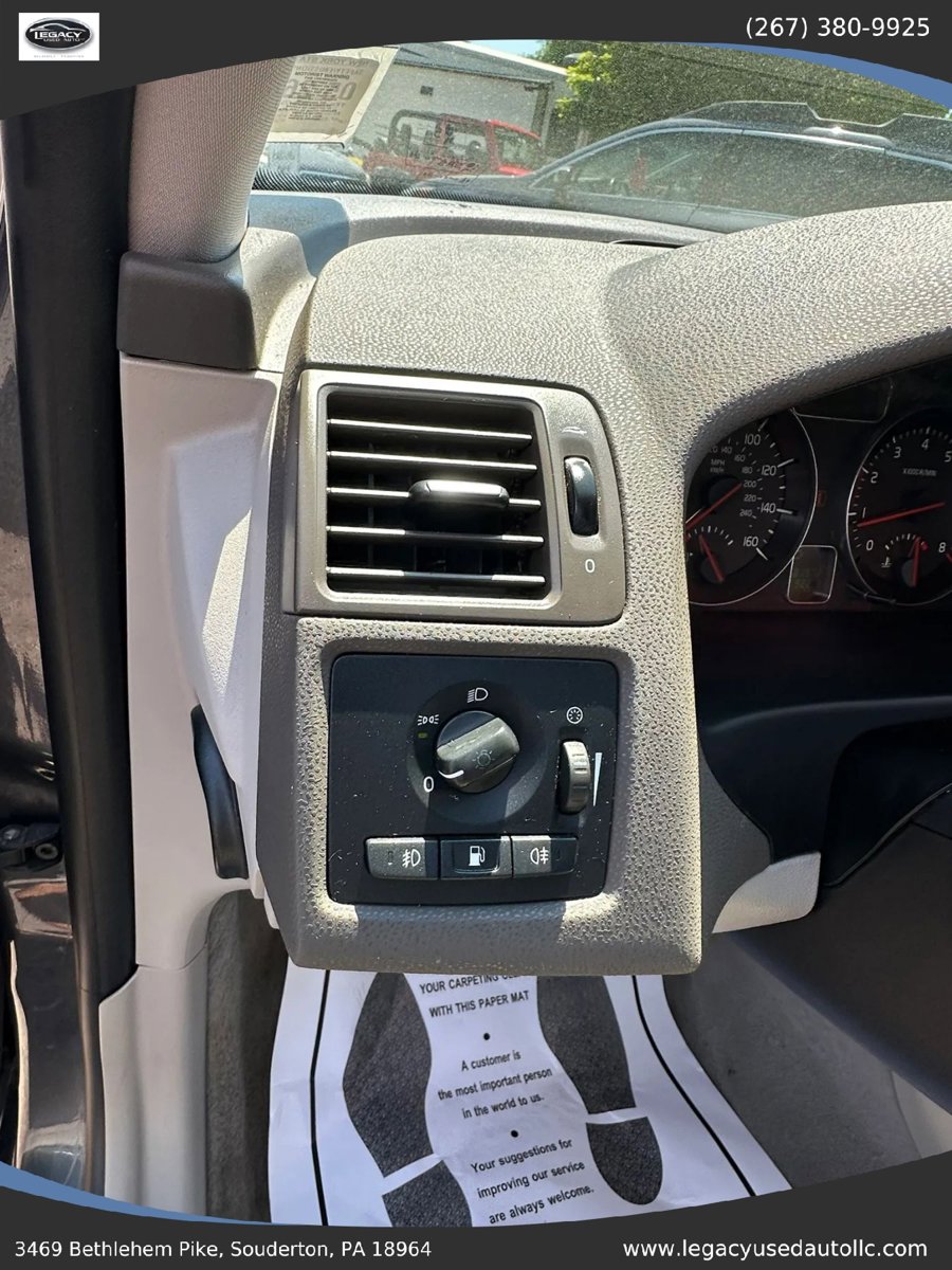 Used 2011 Volvo V50 T5 w/ Preferred Pkg FWD image 28