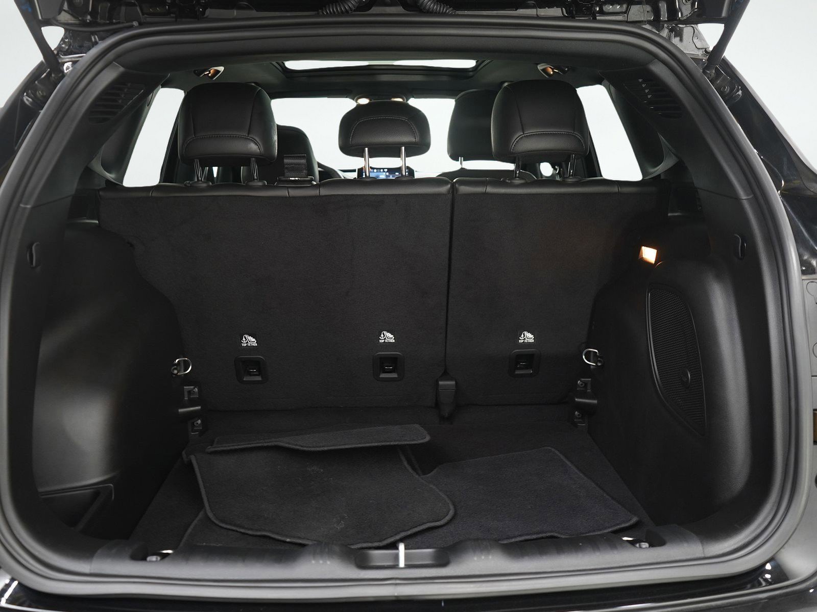 Used 2023 Jeep Compass Limited w/ Sun and Sound Group AWD/4WD image 9