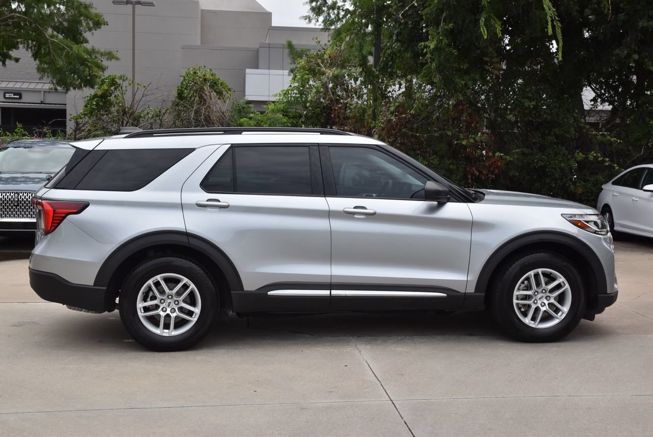 Certified 2025 Ford Explorer Active RWD image 6
