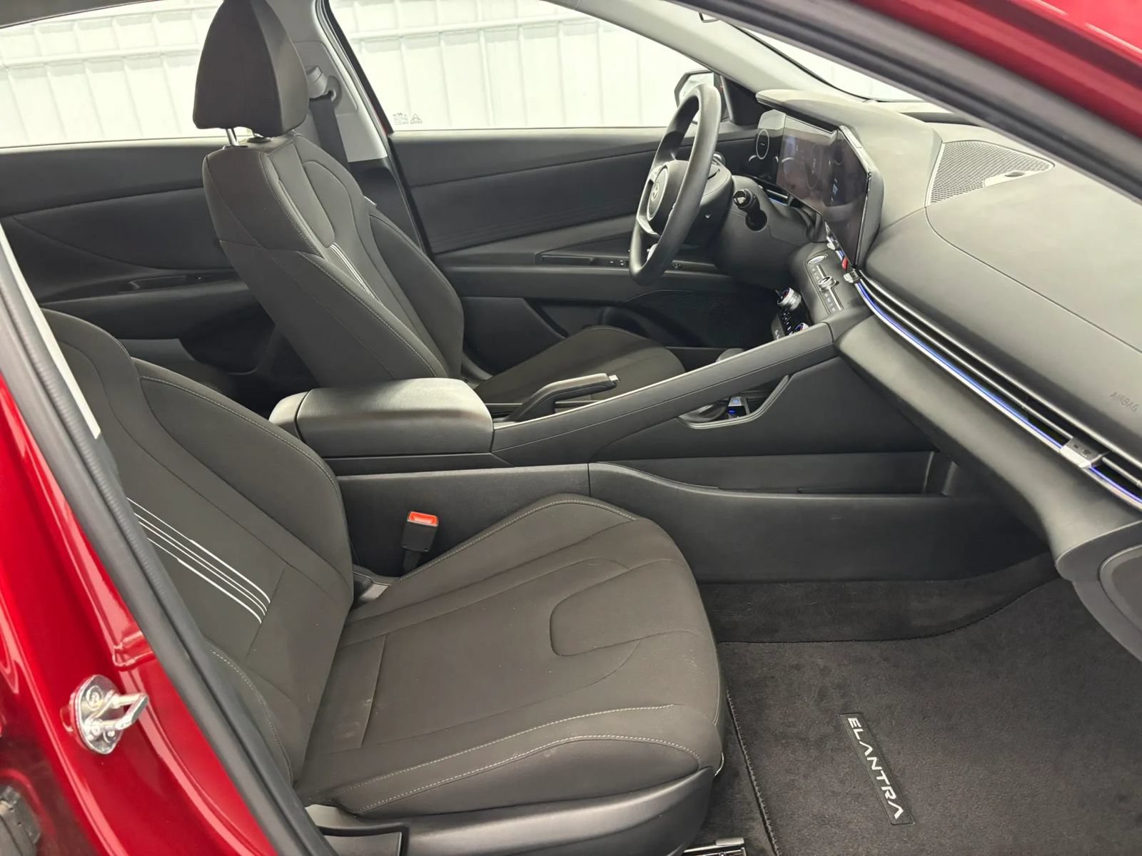 Used 2024 Hyundai Elantra SEL FWD image 31