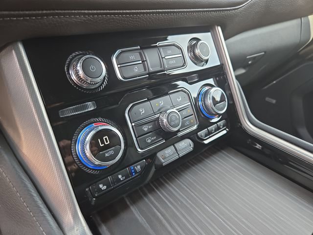 Used 2024 GMC Yukon XL Denali AWD/4WD image 29