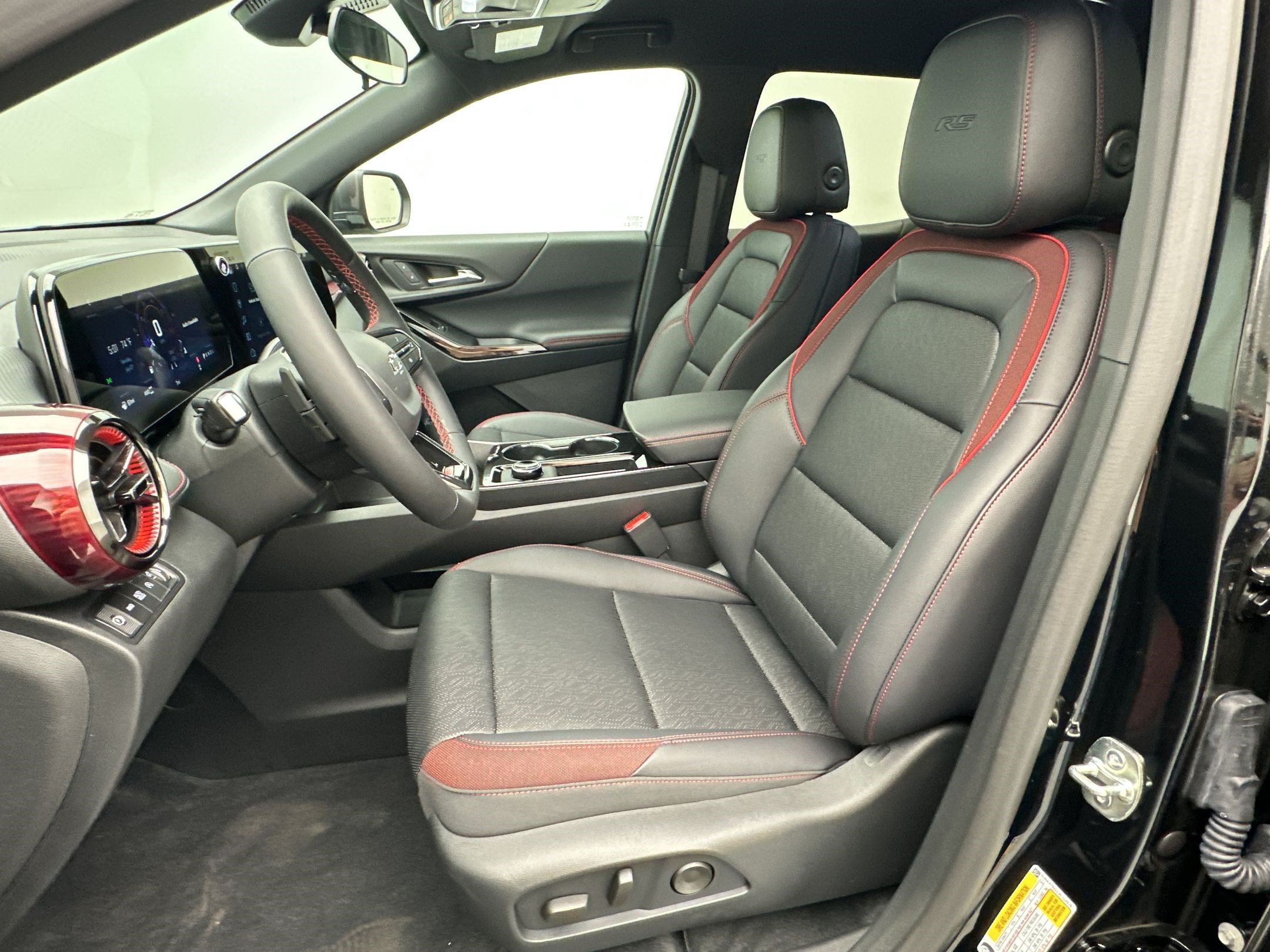 New 2027 Chevrolet Equinox RS w/ LPO, Floor Liner Package AWD/4WD image 5