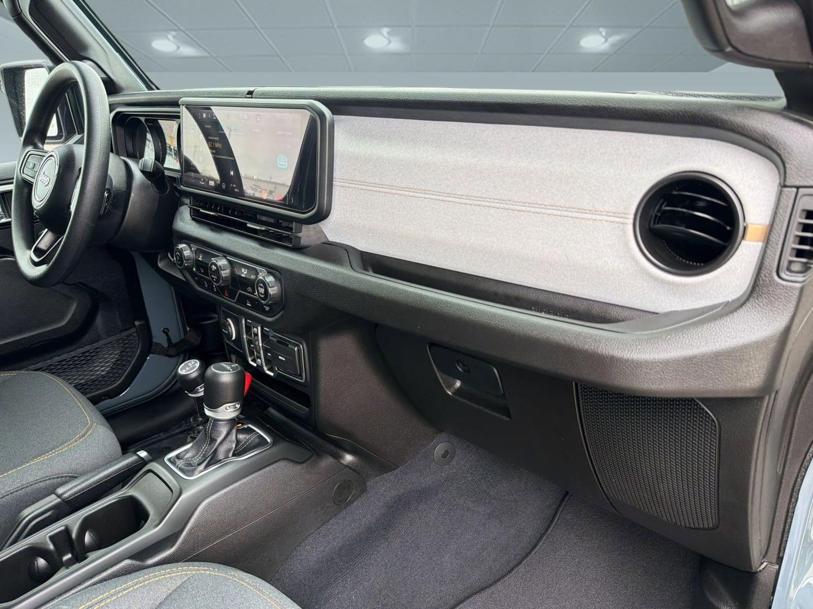 Used 2025 Jeep Gladiator Sport image 20