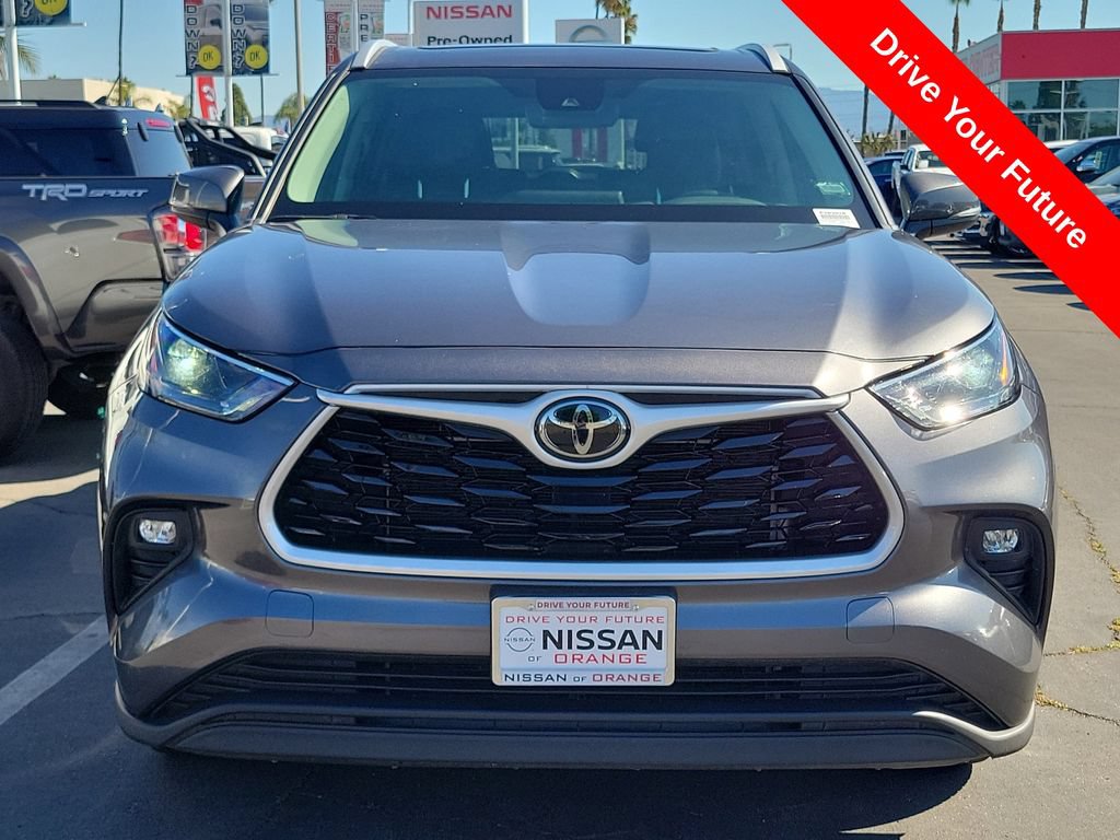 Used 2024 Toyota Highlander XLE FWD image 28