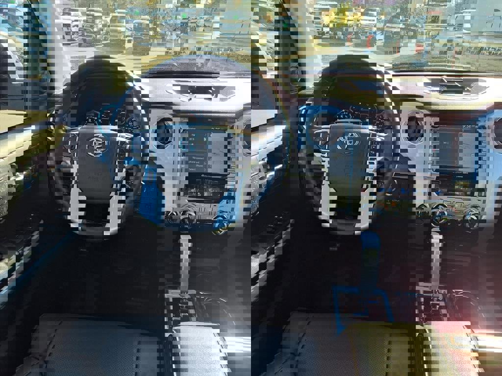 Used 2020 Toyota Tundra Platinum image 9