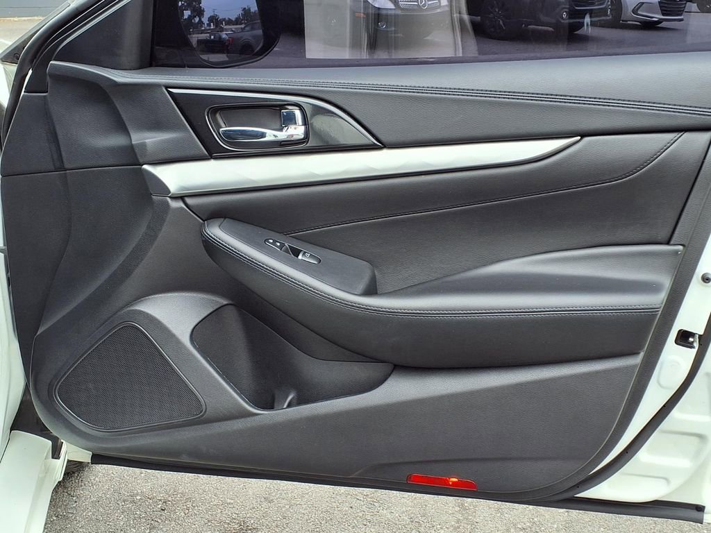 Used 2019 Nissan Maxima 3.5 S w/ Floor Mat Group FWD image 12