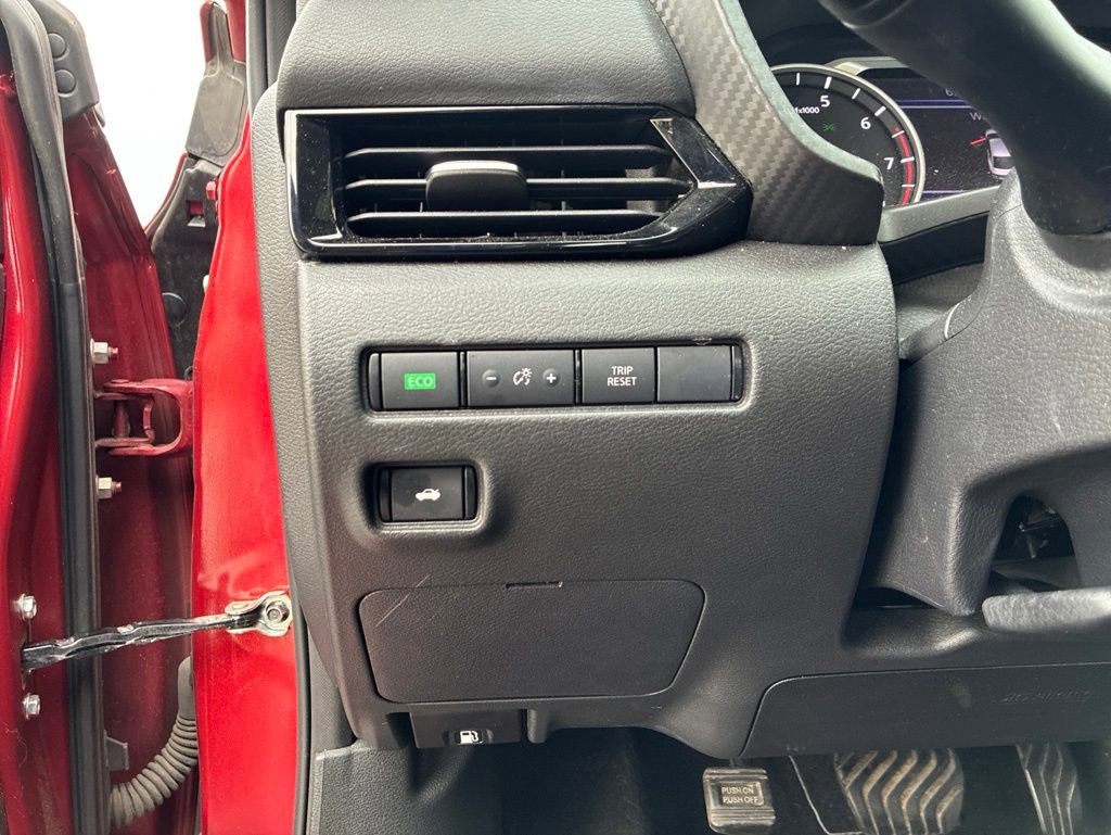 Used 2024 Nissan Sentra SV FWD image 15