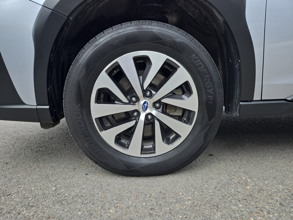 Used 2025 Subaru Outback Premium AWD/4WD image 10