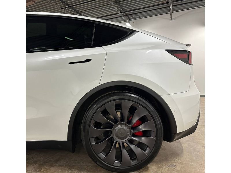 Used 2022 Tesla Model Y Performance image 9
