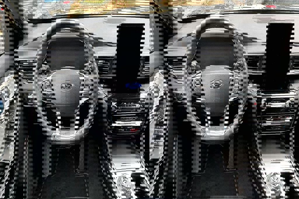 Used 2022 Ford Explorer ST w/ Equipment Group 401A image 4