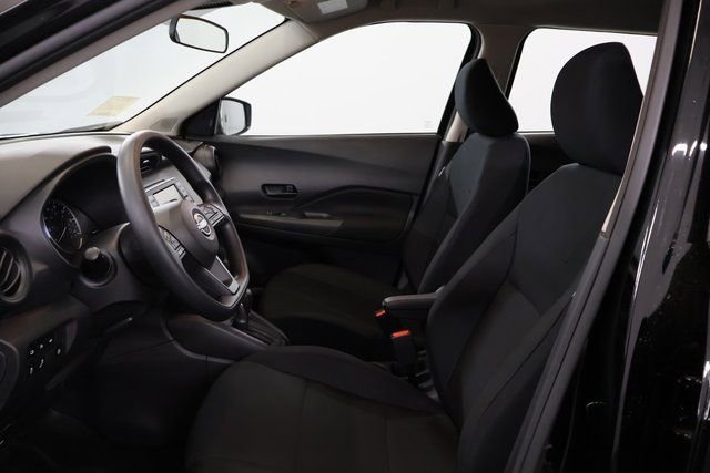 New 2025 Nissan Kicks Play S image 8