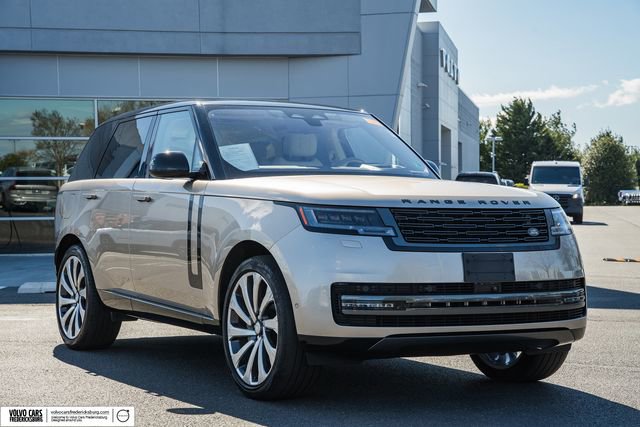 Used 2023 Land Rover Range Rover SE image 1