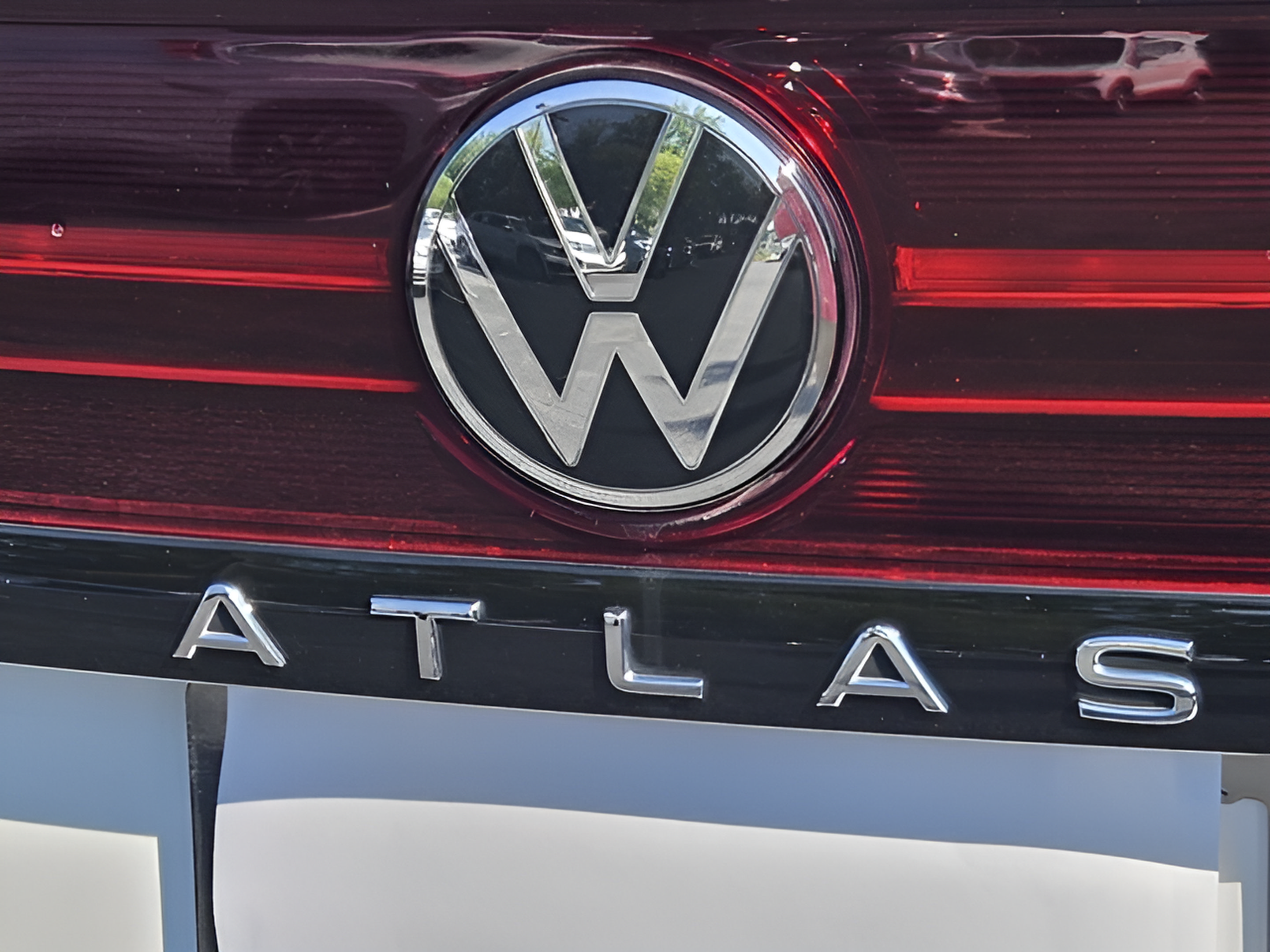 Used 2024 Volkswagen Atlas Peak Edition SE AWD/4WD image 32