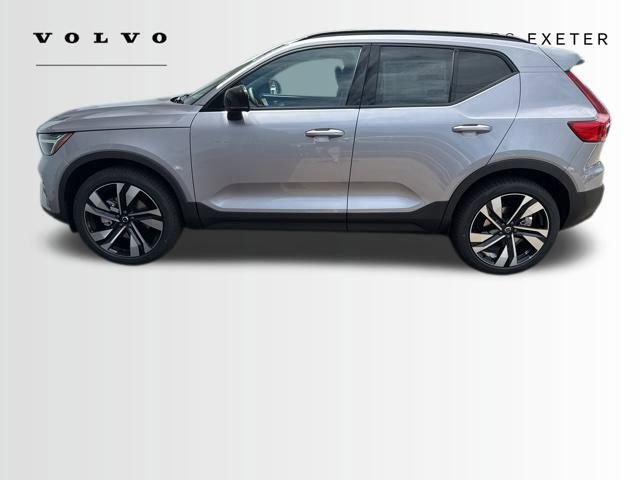 New 2026 Volvo XC40 B5 Plus AWD/4WD image 3