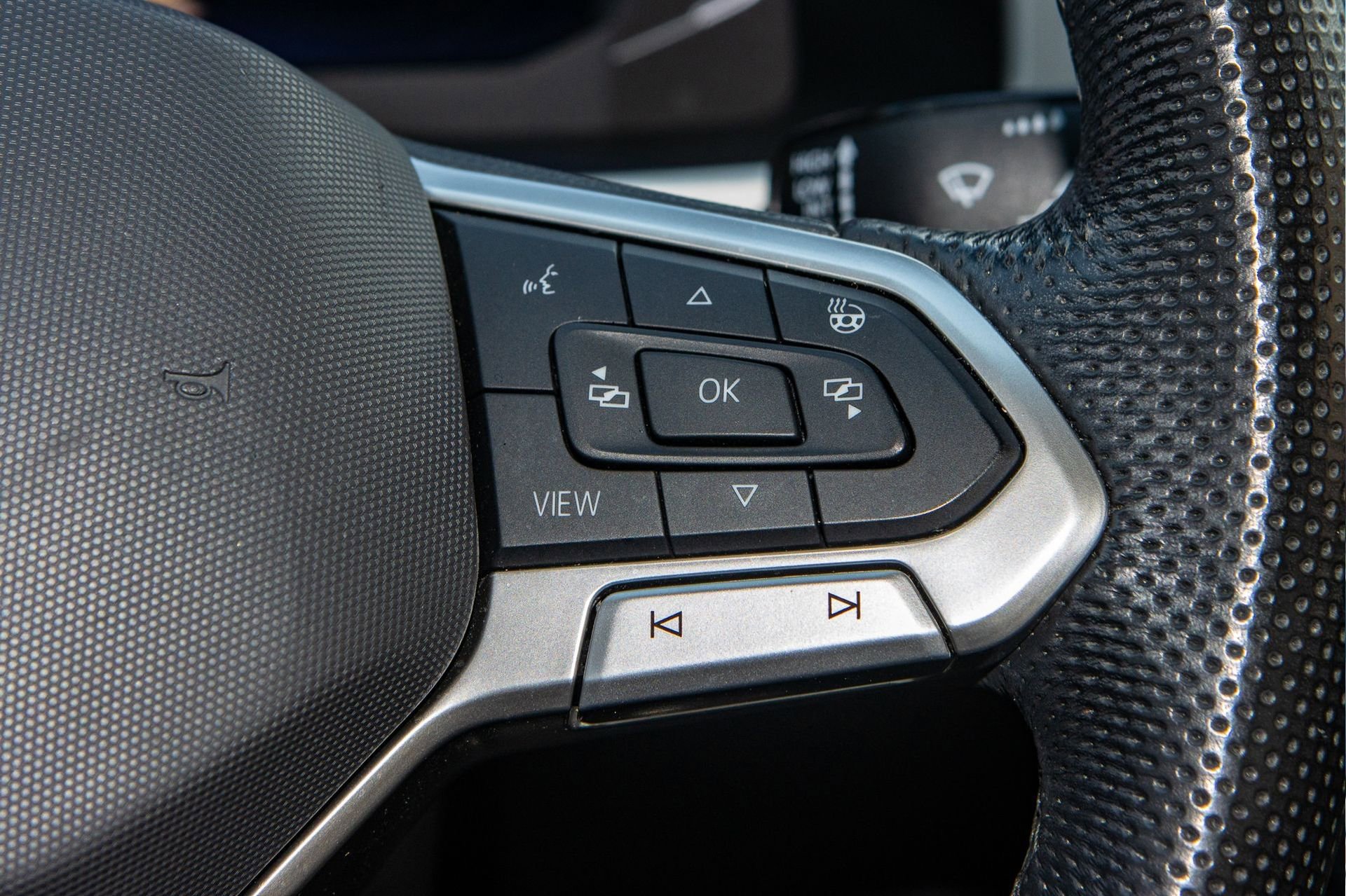 Used 2022 Volkswagen Atlas SEL Premium image 31