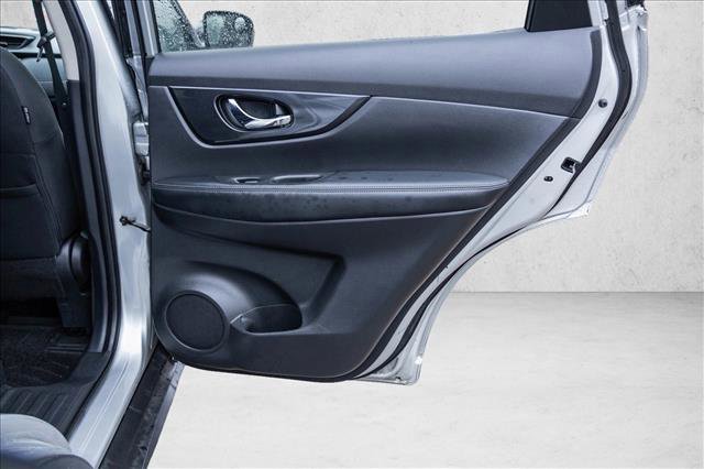 Used 2020 Nissan Rogue SV AWD/4WD image 26