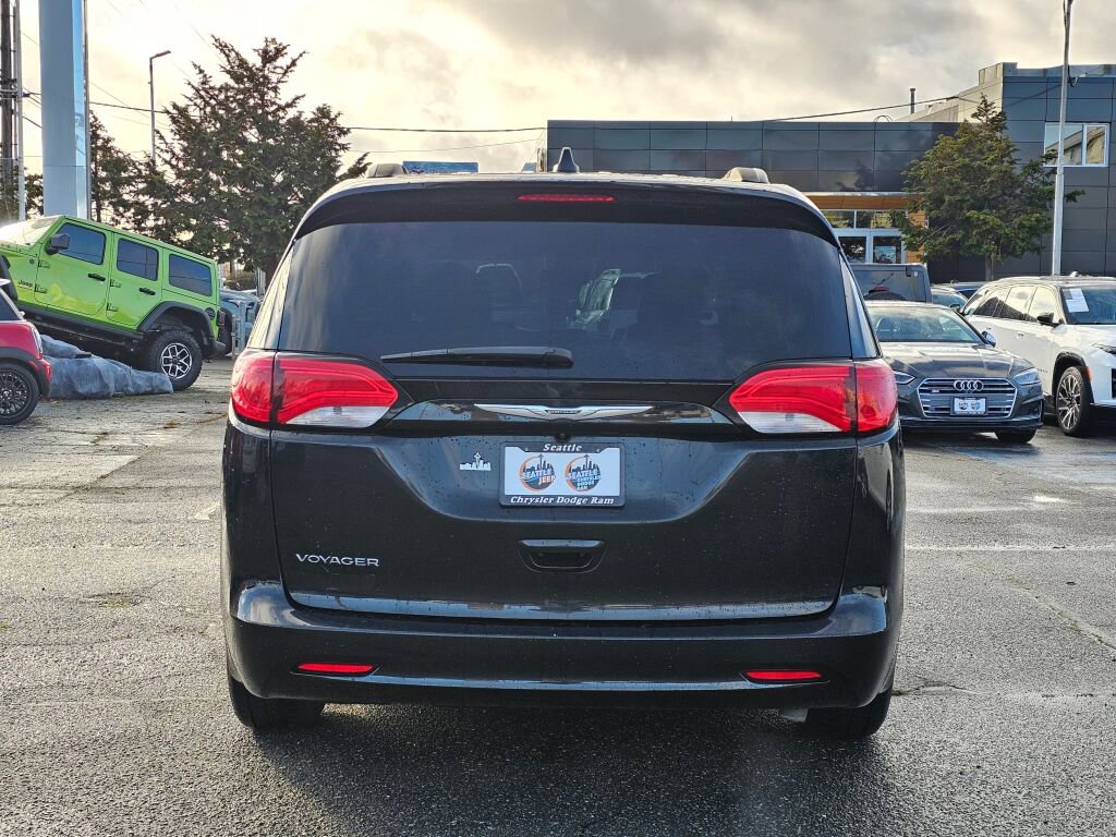 Used 2021 Chrysler Voyager Lxi image 7