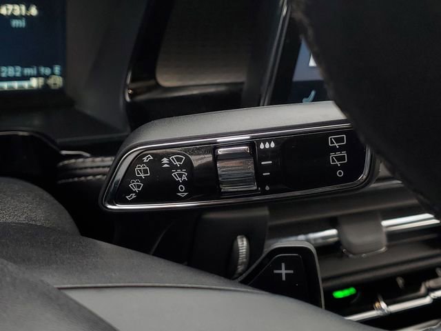 Used 2023 Lincoln Corsair Reserve w/ Equipment Group 201A image 18