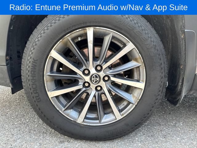 Used 2019 Toyota Highlander XLE AWD/4WD image 13