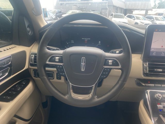 Used 2018 Lincoln Navigator Select w/ Technology Package image 15