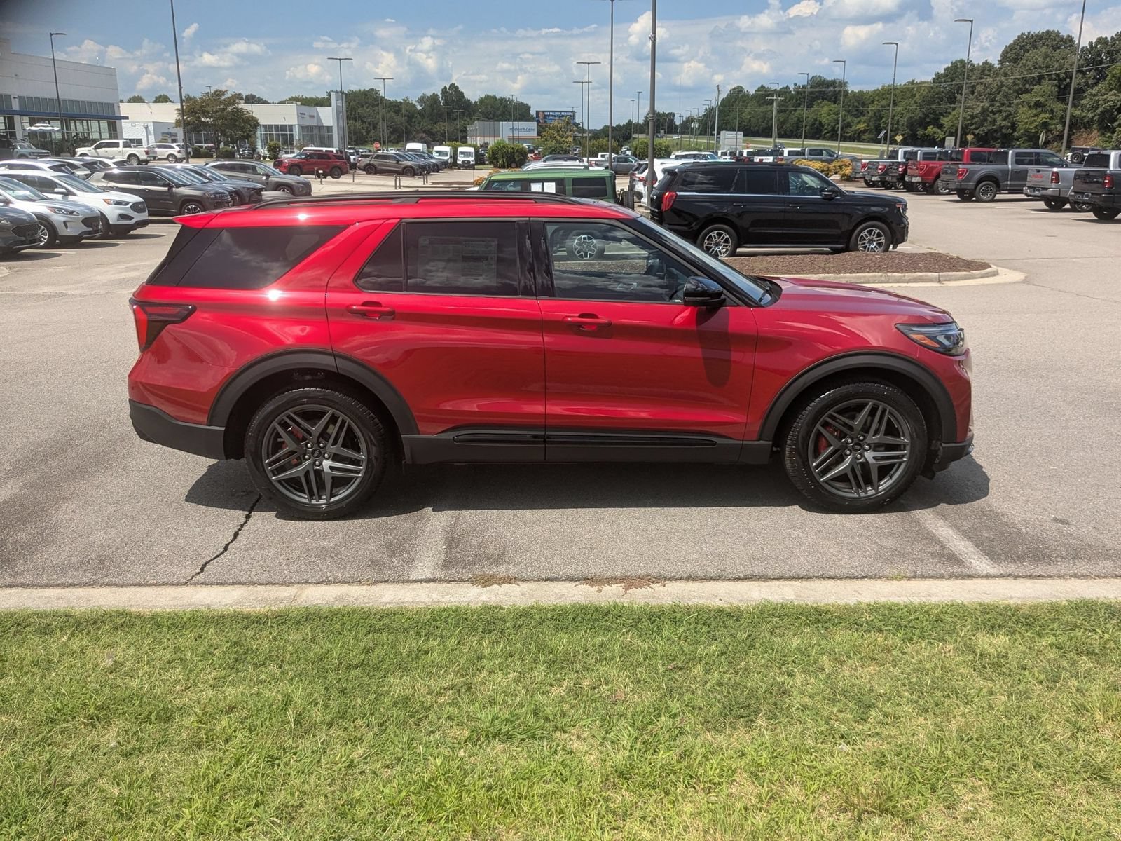 New 2026 Ford Explorer ST w/ Sun And Sound Package AWD/4WD image 2