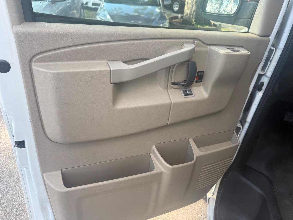 Used 2016 Chevrolet Express 2500 RWD image 16