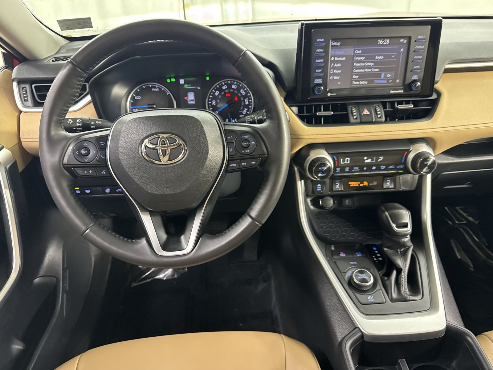 Used 2022 Toyota RAV4 XLE Premium AWD/4WD image 35