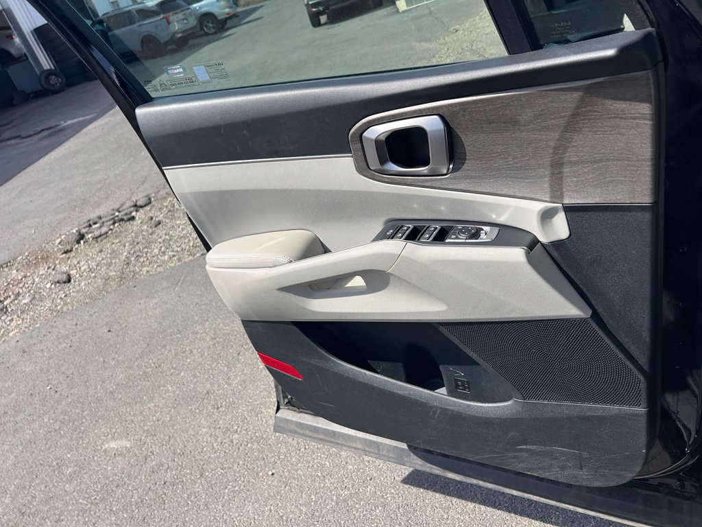 Certified 2023 Kia Sorento X-Line EX AWD/4WD image 18