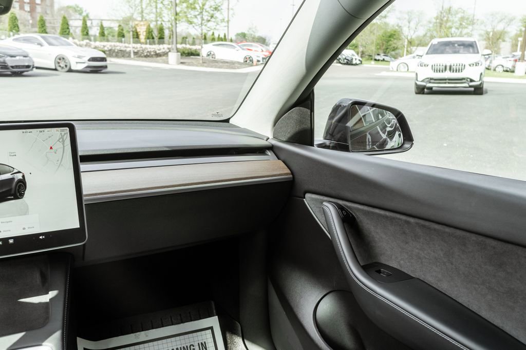 Used 2022 Tesla Model Y Performance AWD/4WD image 13