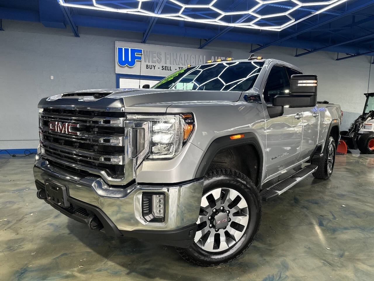 Used 2021 GMC Sierra 2500 SLE w/ SLE Value Package; image 2