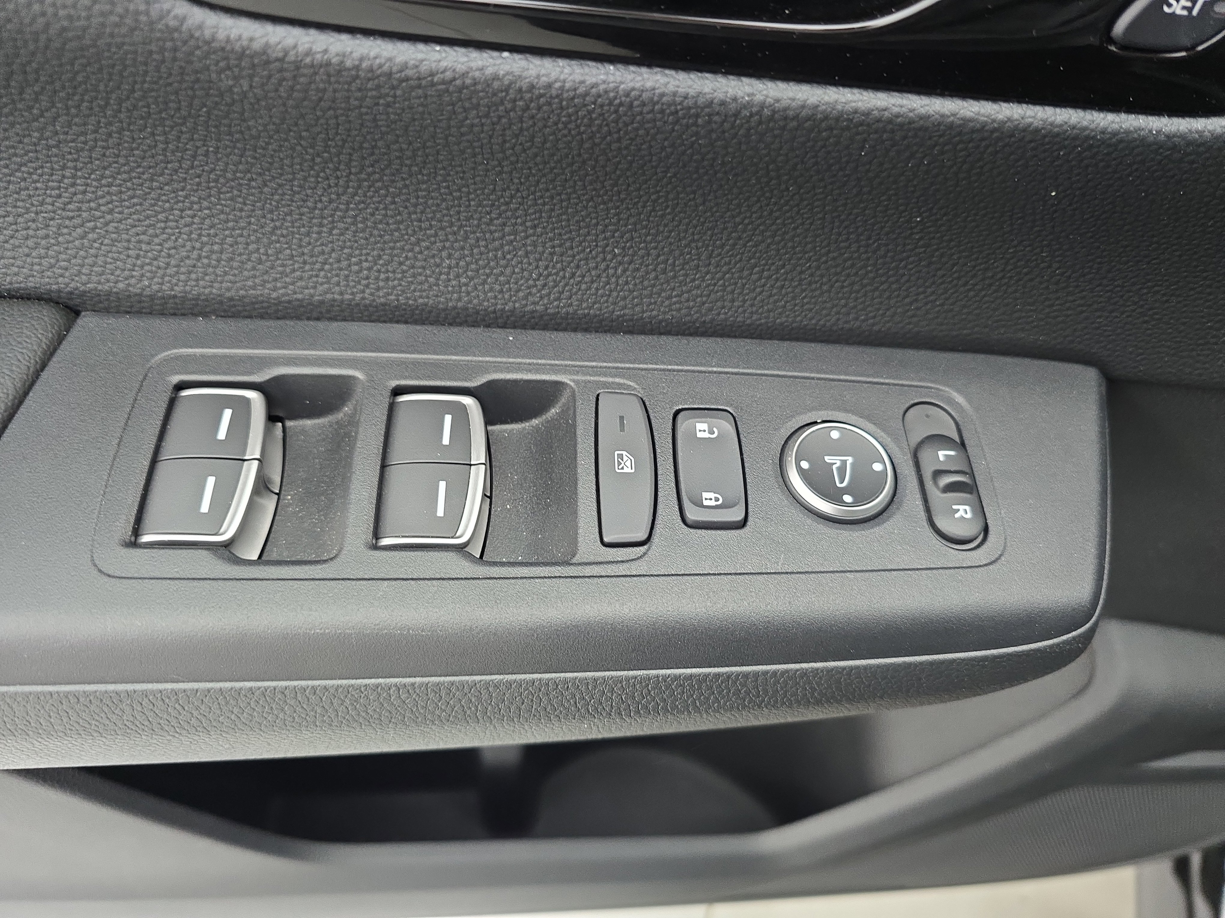 Used 2025 Honda CR-V Sport Touring image 28