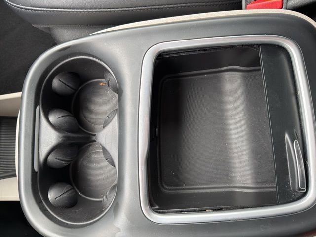 Used 2024 Chrysler Pacifica Touring-L image 35