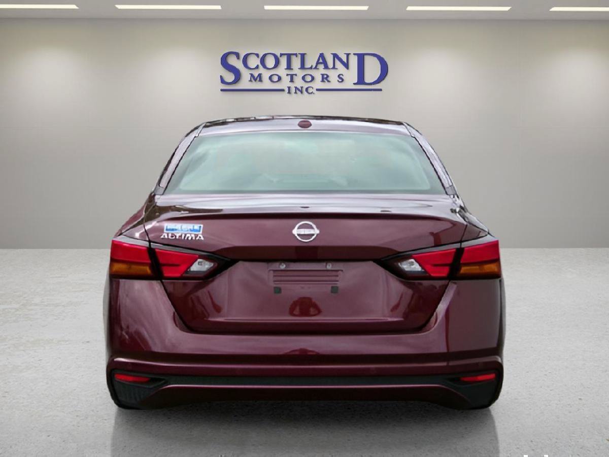Used 2025 Nissan Altima 2.5 SV FWD image 7