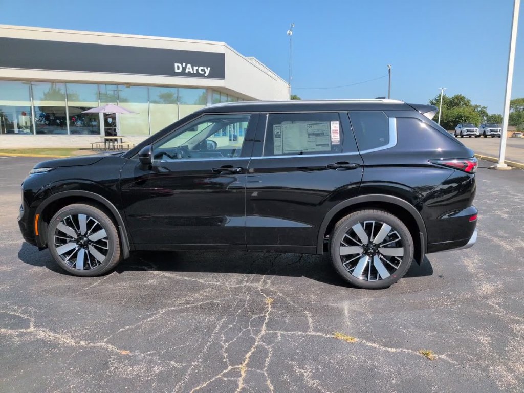 New 2026 Mitsubishi Outlander SEL FWD image 13