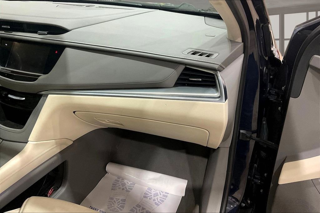 Used 2017 Cadillac XT5 Luxury w/ Driver Awareness Package image 17