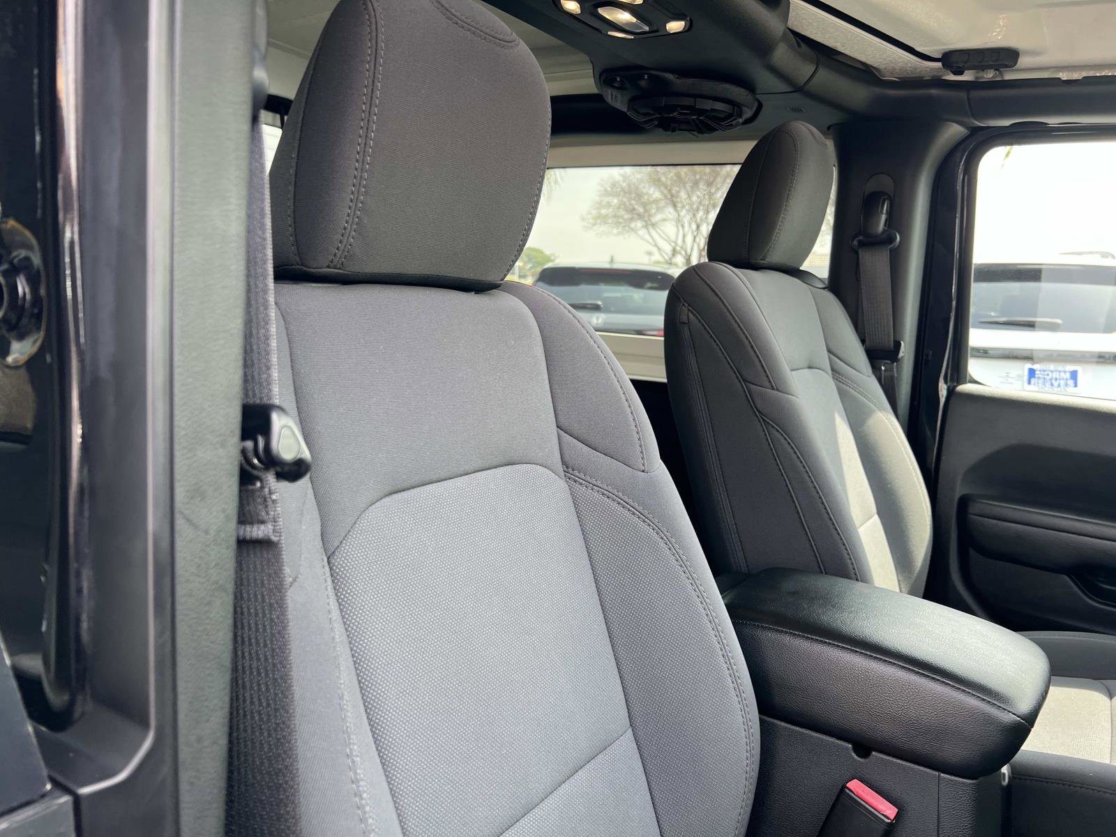 Used 2023 Jeep Wrangler Sport S image 28