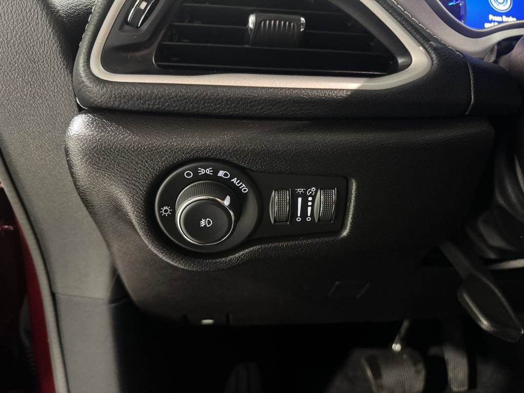 Used 2021 Chrysler Pacifica Touring w/ S Appearance Package FWD image 34