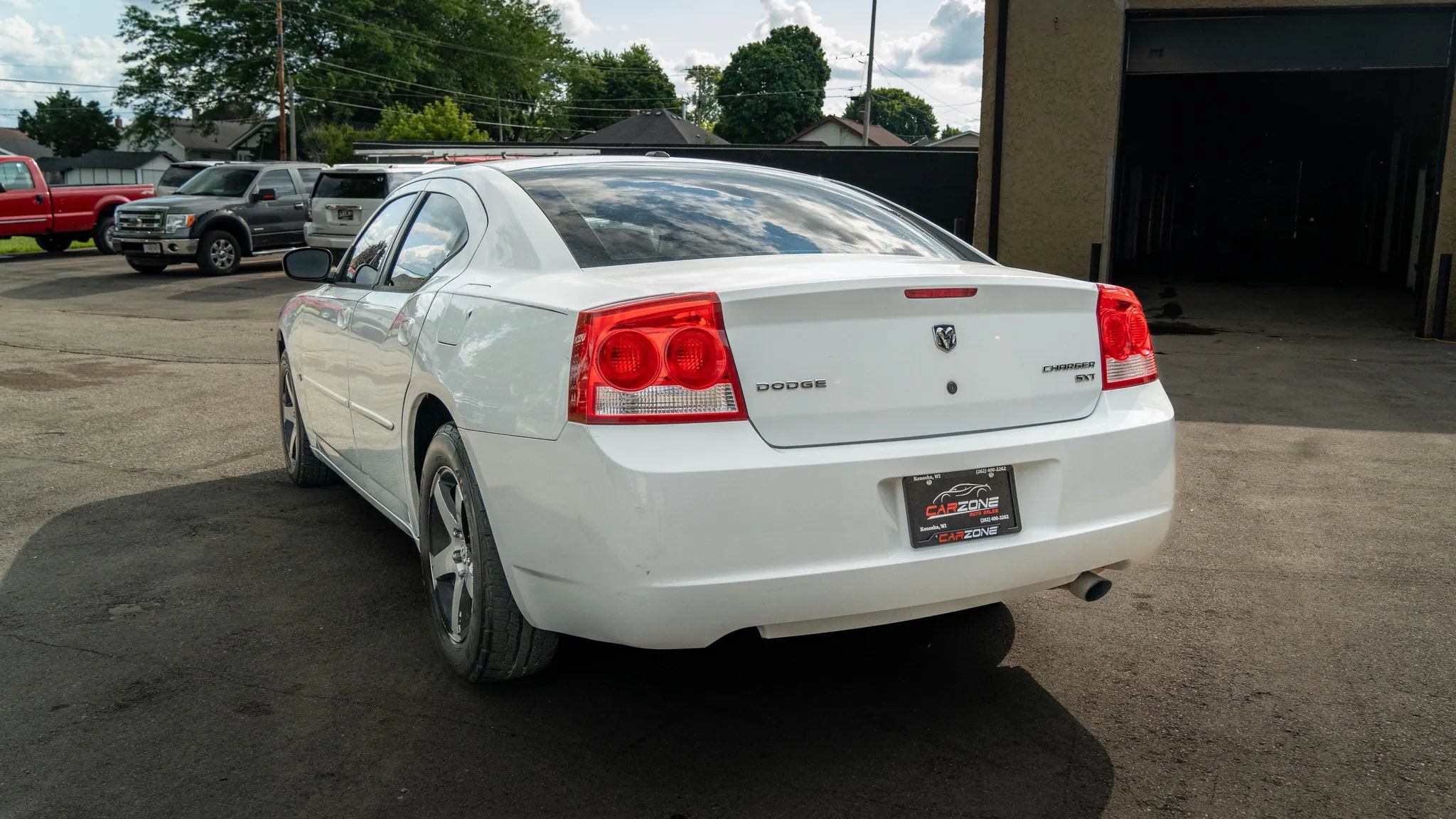 Used 2010 Dodge Charger SXT RWD image 8